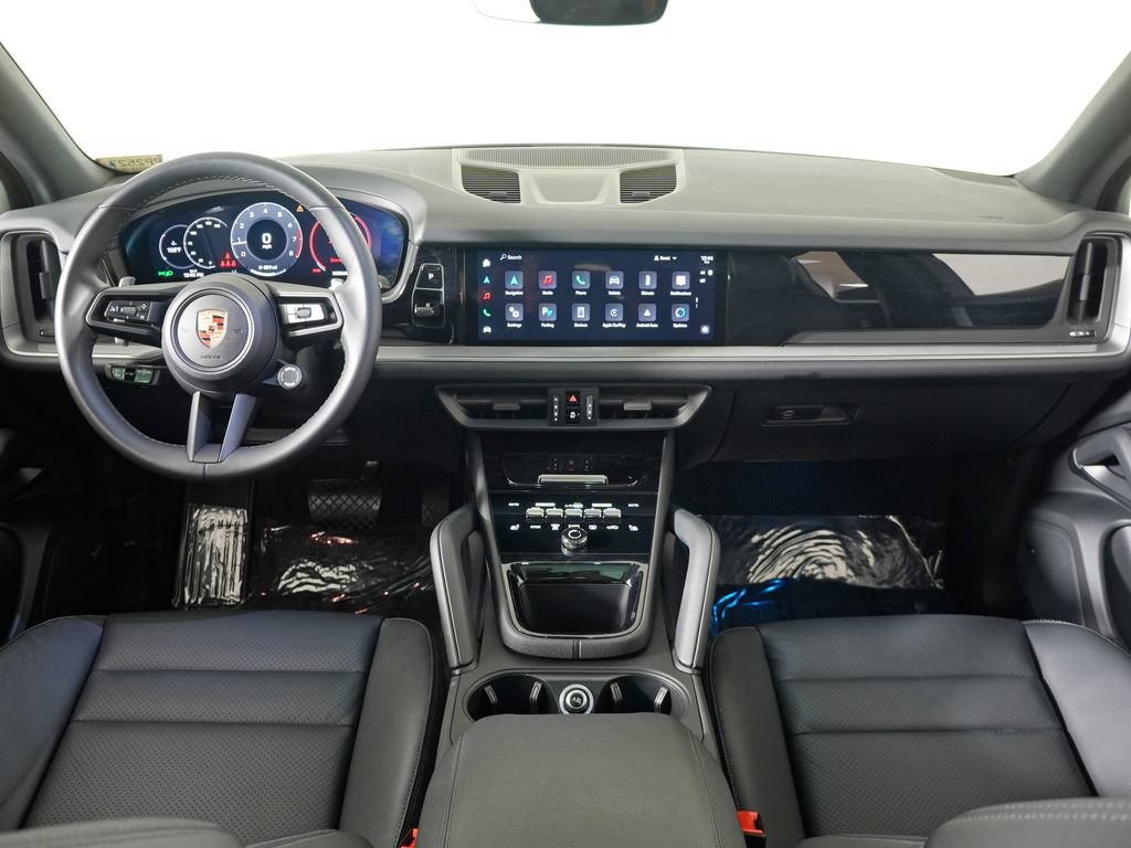 Certified 2024 Porsche Cayenne w/ Premium Package AWD/4WD image 23