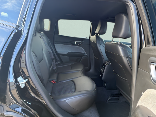 Used 2024 Jeep Compass Latitude AWD/4WD image 12
