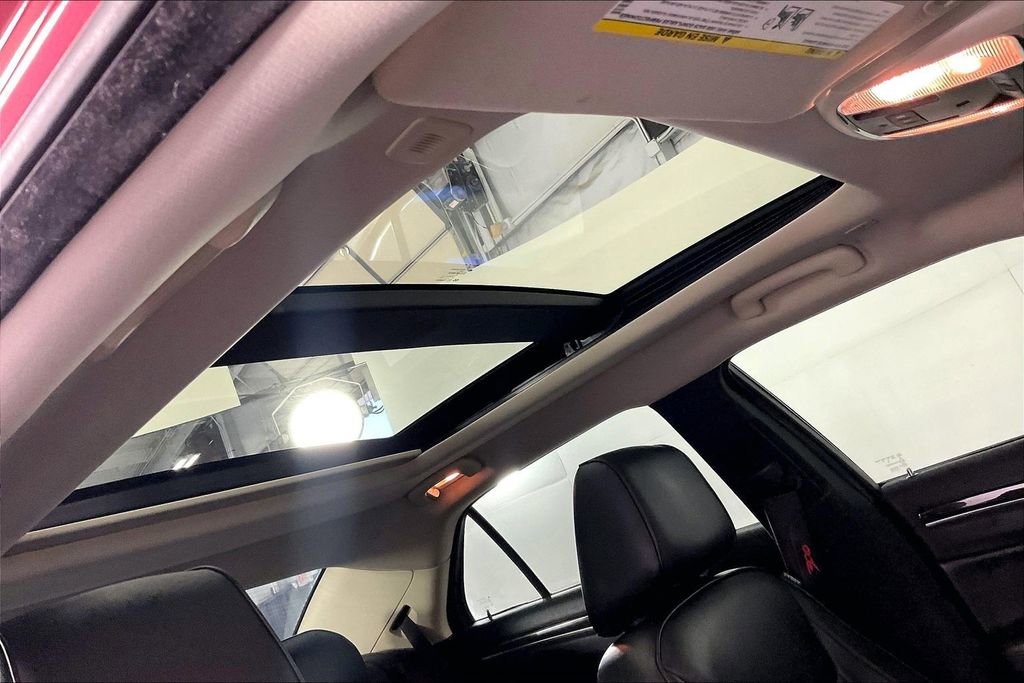 Used 2018 Chrysler 300 Limited AWD/4WD image 22