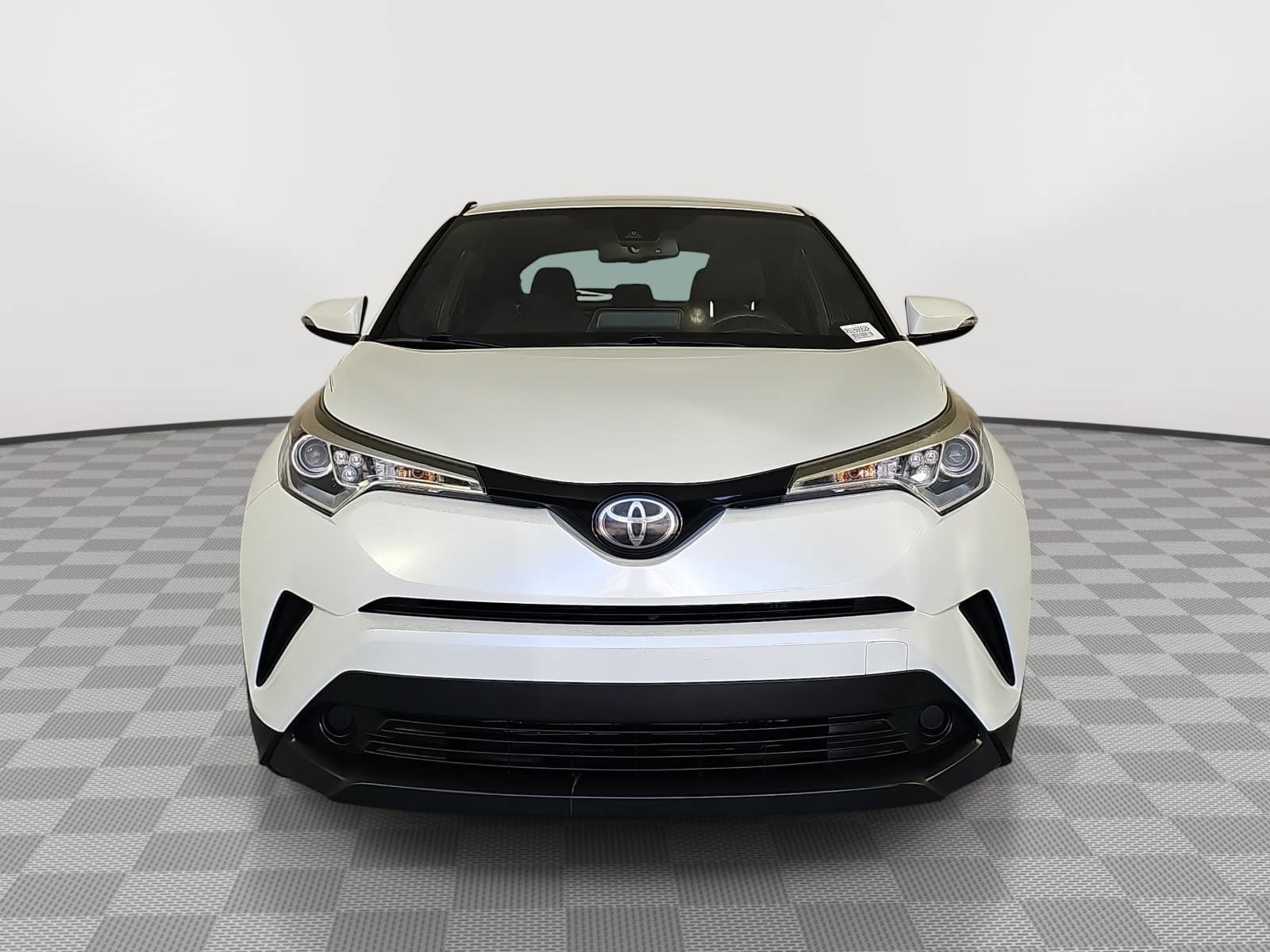 Used 2019 Toyota C-HR LE FWD image 3