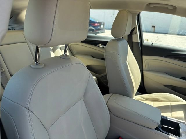 Used 2018 Buick Regal Essence w/ Driver Confidence Package #1 AWD/4WD image 26