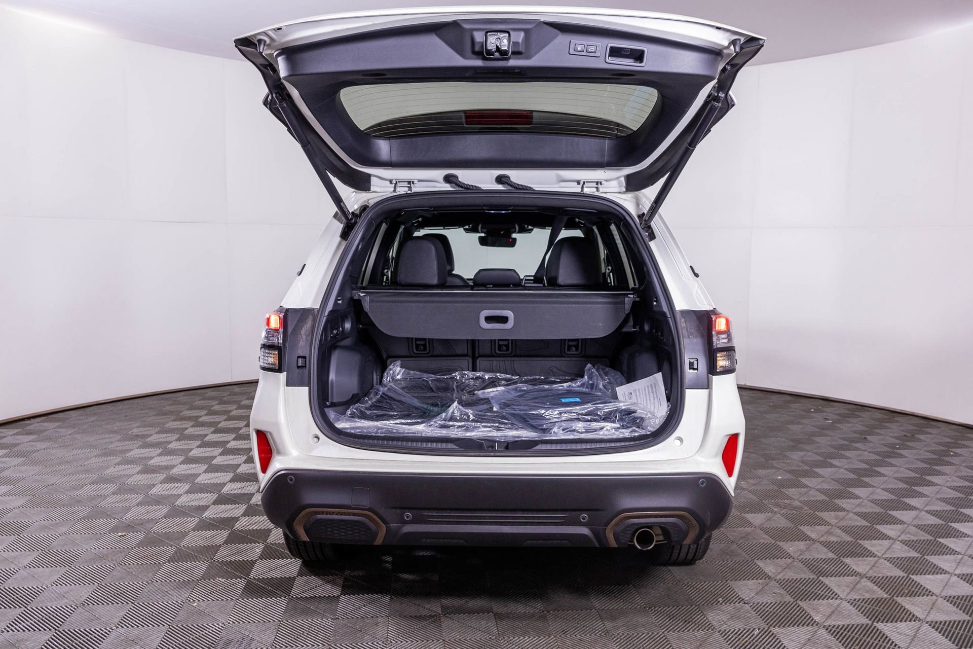 Used 2025 Subaru Forester Sport image 32