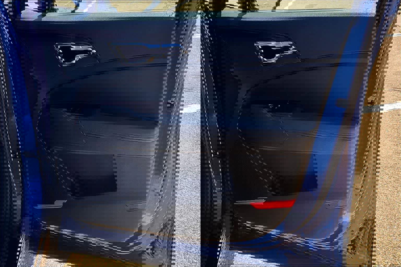 Certified 2025 Kia Sportage EX FWD image 28