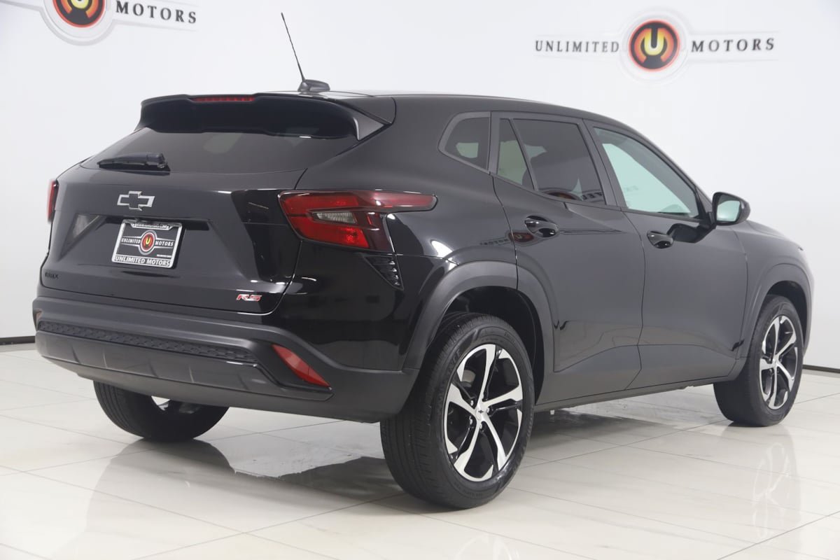 Used 2024 Chevrolet Trax RS FWD image 3