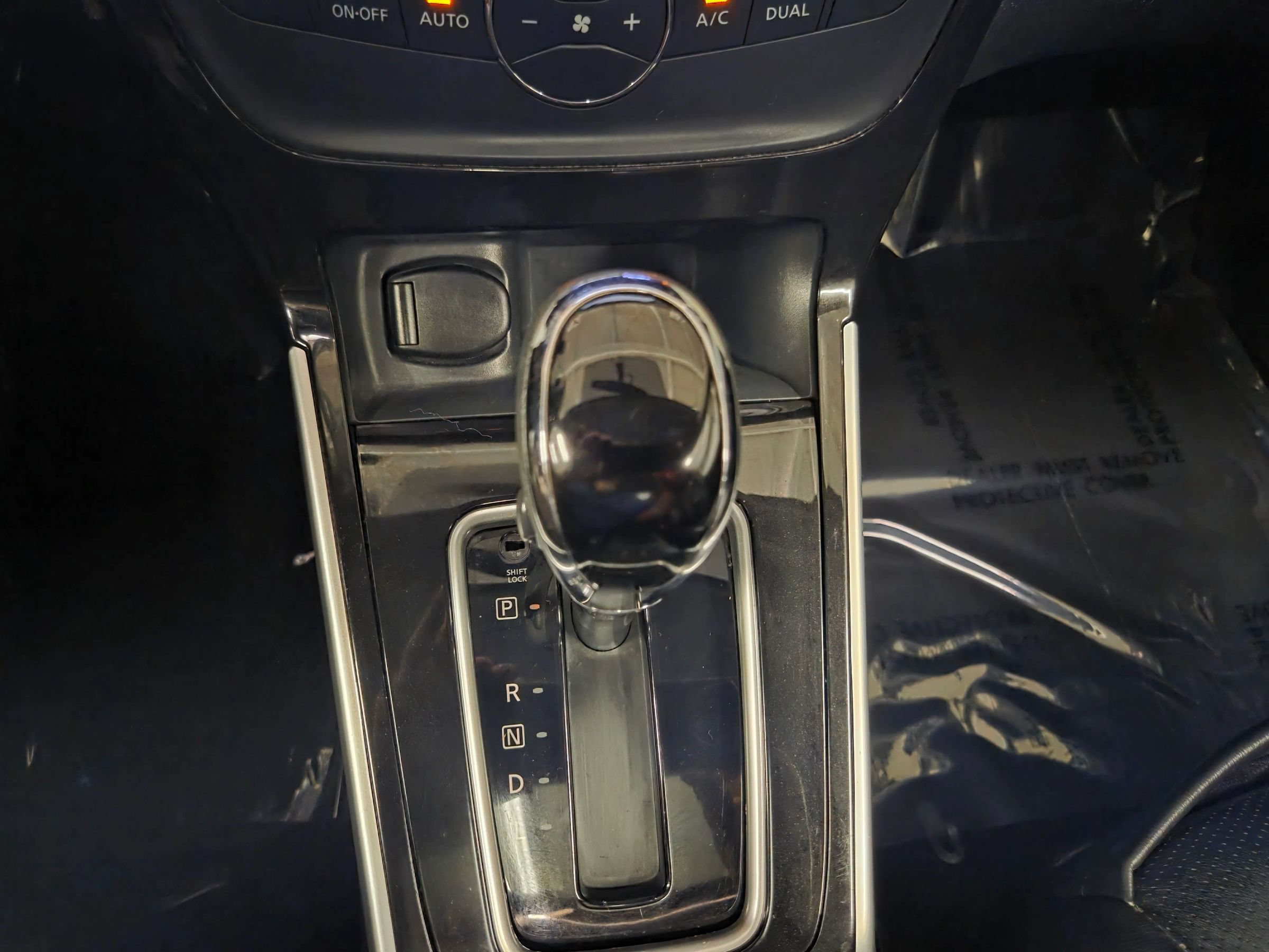 Used 2016 Nissan Sentra SL w/ Technology Package FWD image 26