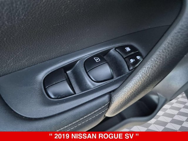 Used 2019 Nissan Rogue SV AWD/4WD image 12