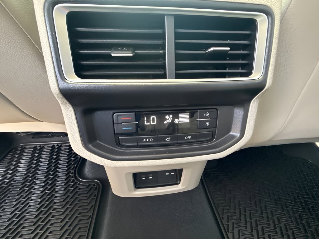 Used 2026 Volkswagen Atlas SE AWD/4WD image 8