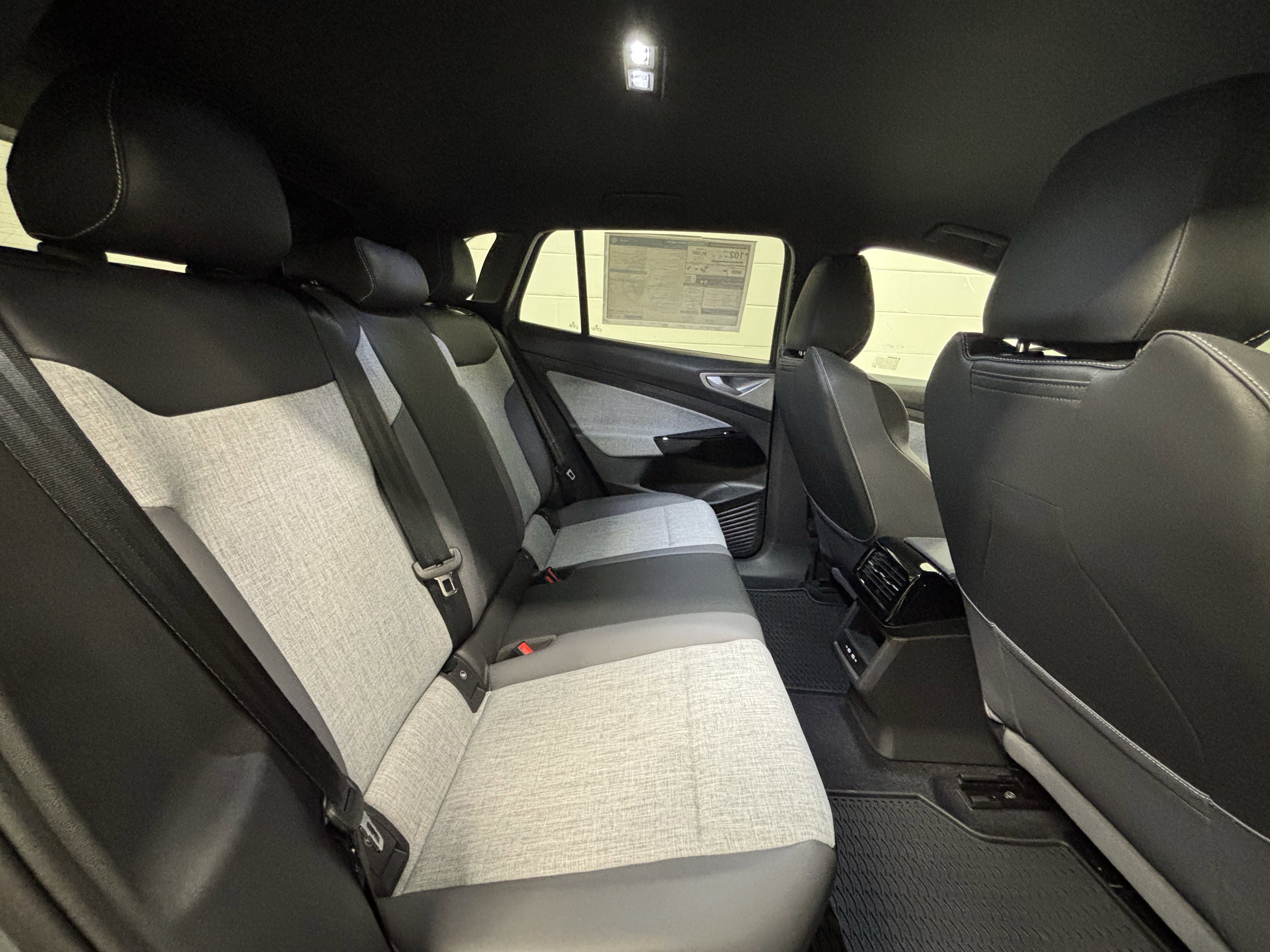 New 2025 Volkswagen ID.4 Pro image 15