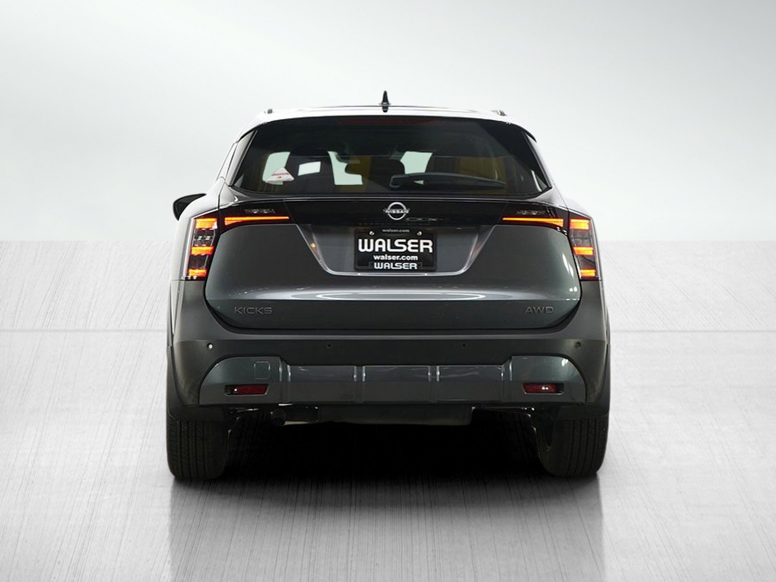 Used 2025 Nissan Kicks SV w/ SV Premium Package AWD/4WD image 4
