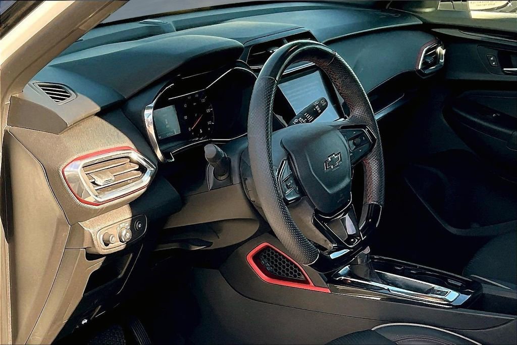 Used 2023 Chevrolet TrailBlazer RS w/ Convenience Package image 17