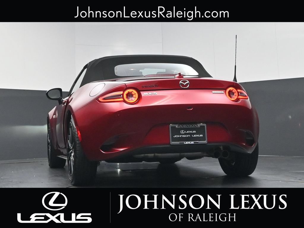 Used 2024 MAZDA MX-5 Miata Grand Touring RWD image 17