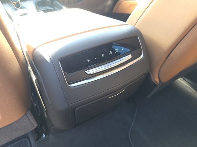 Used 2023 Cadillac Escalade Premium Luxury w/ LPO, Floor Liner Package AWD/4WD image 30