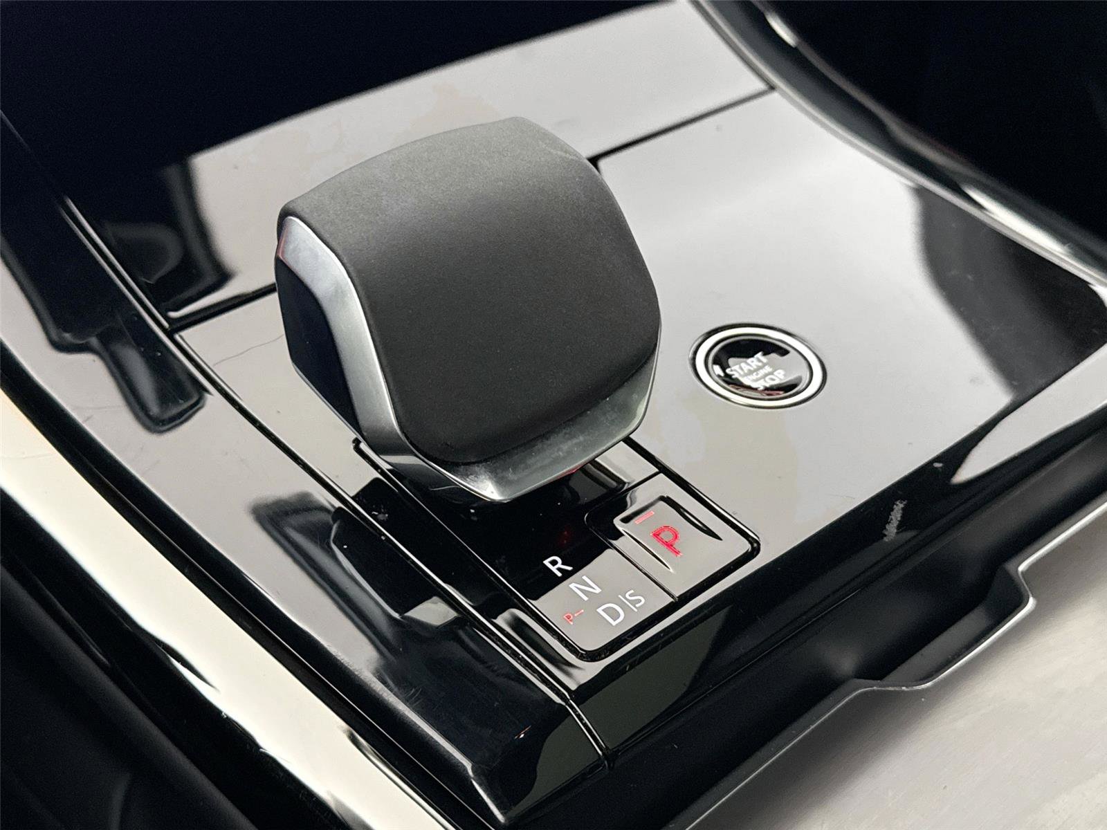 Used 2024 Land Rover Range Rover Sport Dynamic SE image 27