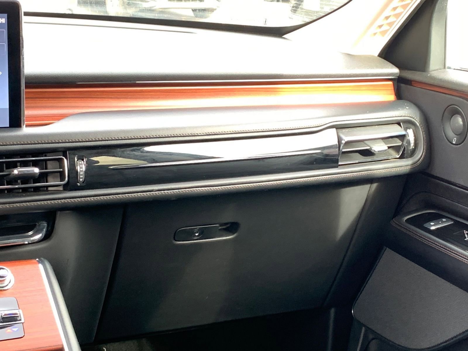 Used 2024 Lincoln Aviator Reserve image 38