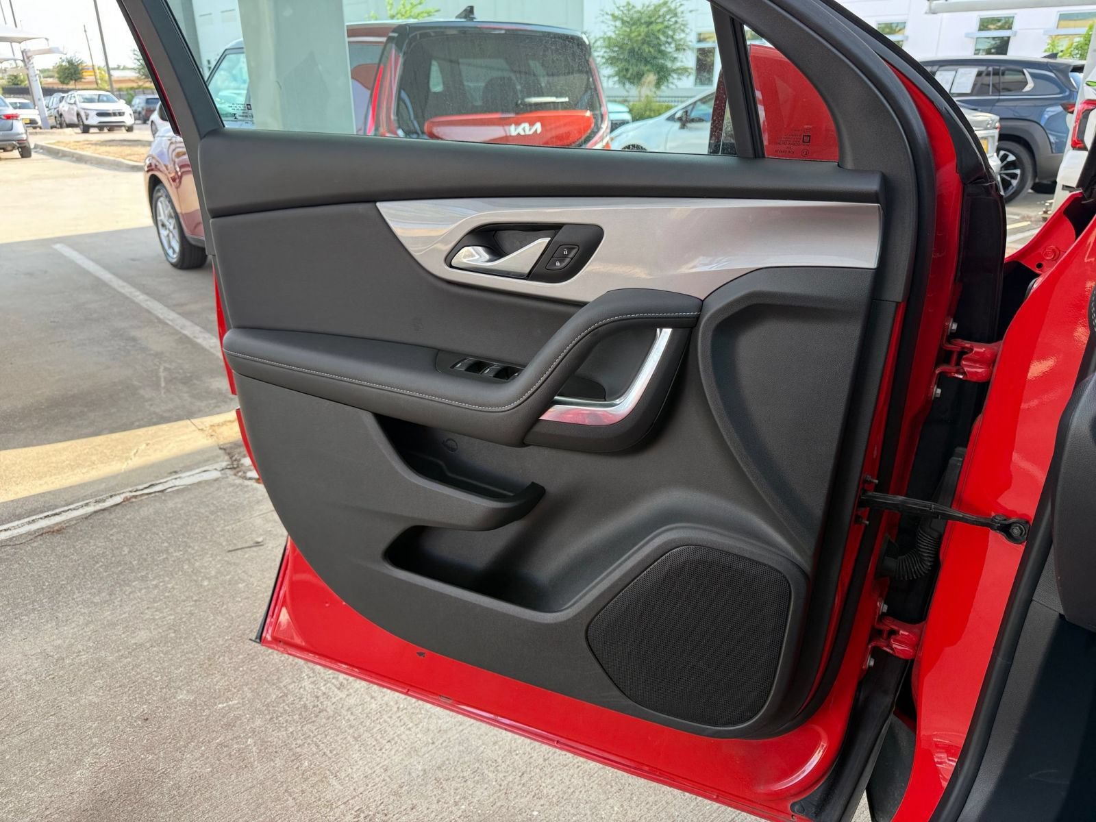 Used 2025 Chevrolet Blazer LT FWD image 18