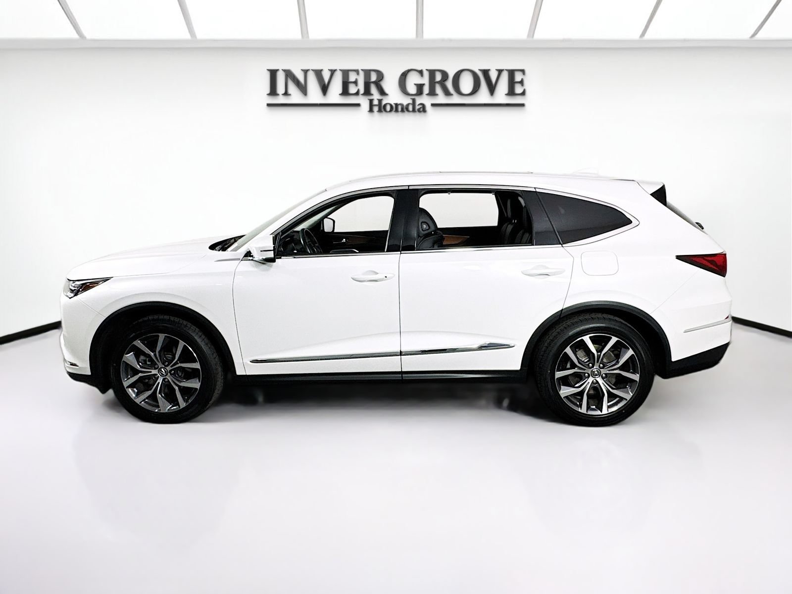 Used 2022 Acura MDX w/ Technology Package AWD/4WD image 8
