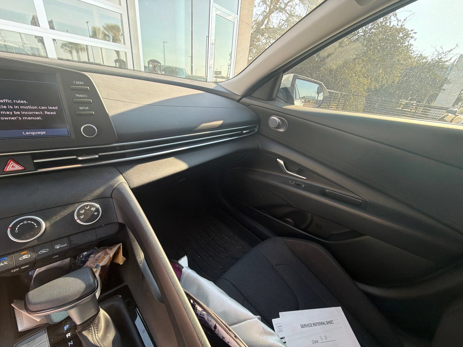 Certified 2025 Hyundai Elantra SE FWD image 18