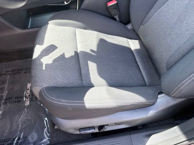 Used 2024 Nissan Rogue SV FWD image 10