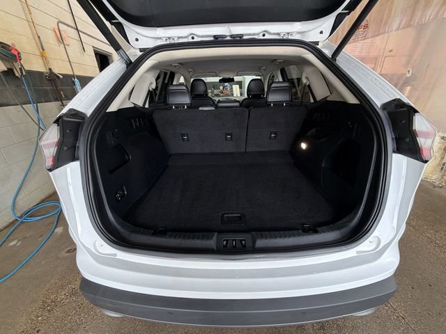 Used 2019 Ford Edge SEL w/ Cold Weather Package image 24