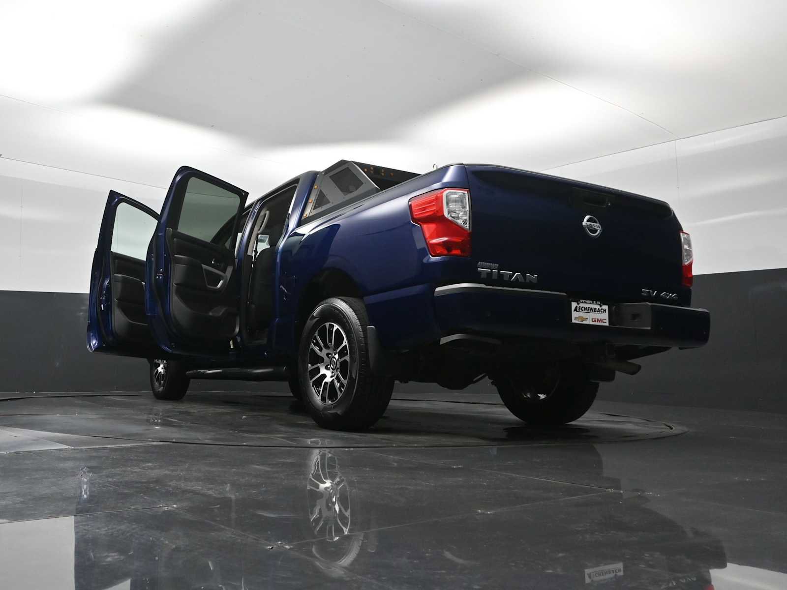Used 2021 Nissan Titan SV w/ Accessory Utility Package AWD/4WD image 31