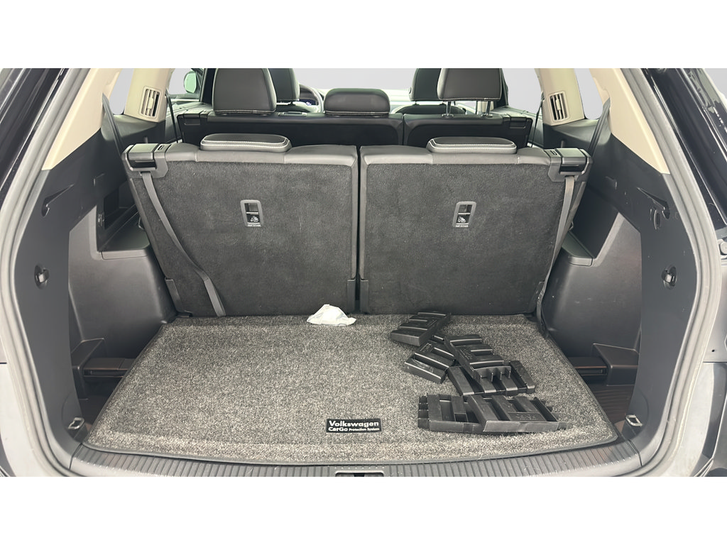 Used 2023 Volkswagen Atlas SEL R-Line AWD/4WD image 24
