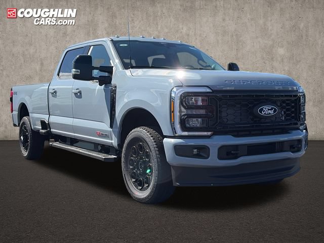 New 2027 Ford F350 Lariat w/ Black Appearance Package