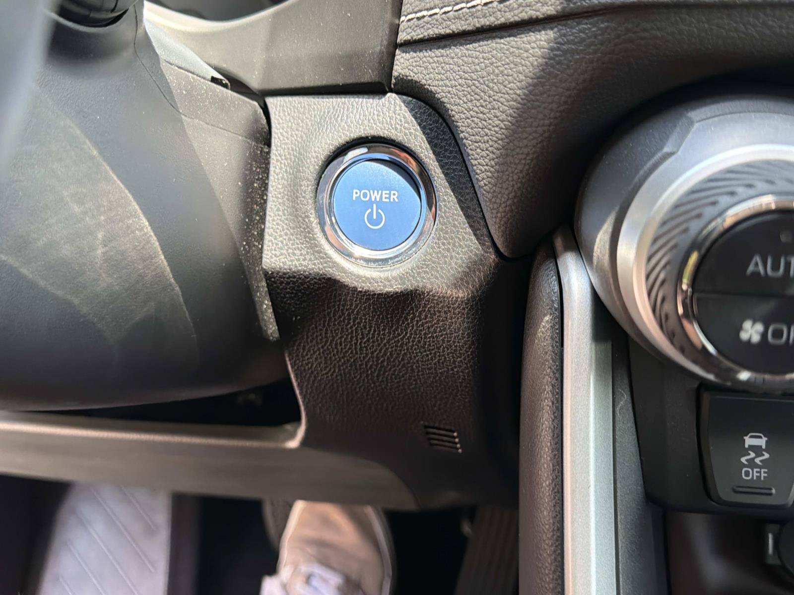 Used 2022 Toyota RAV4 Limited AWD/4WD image 26