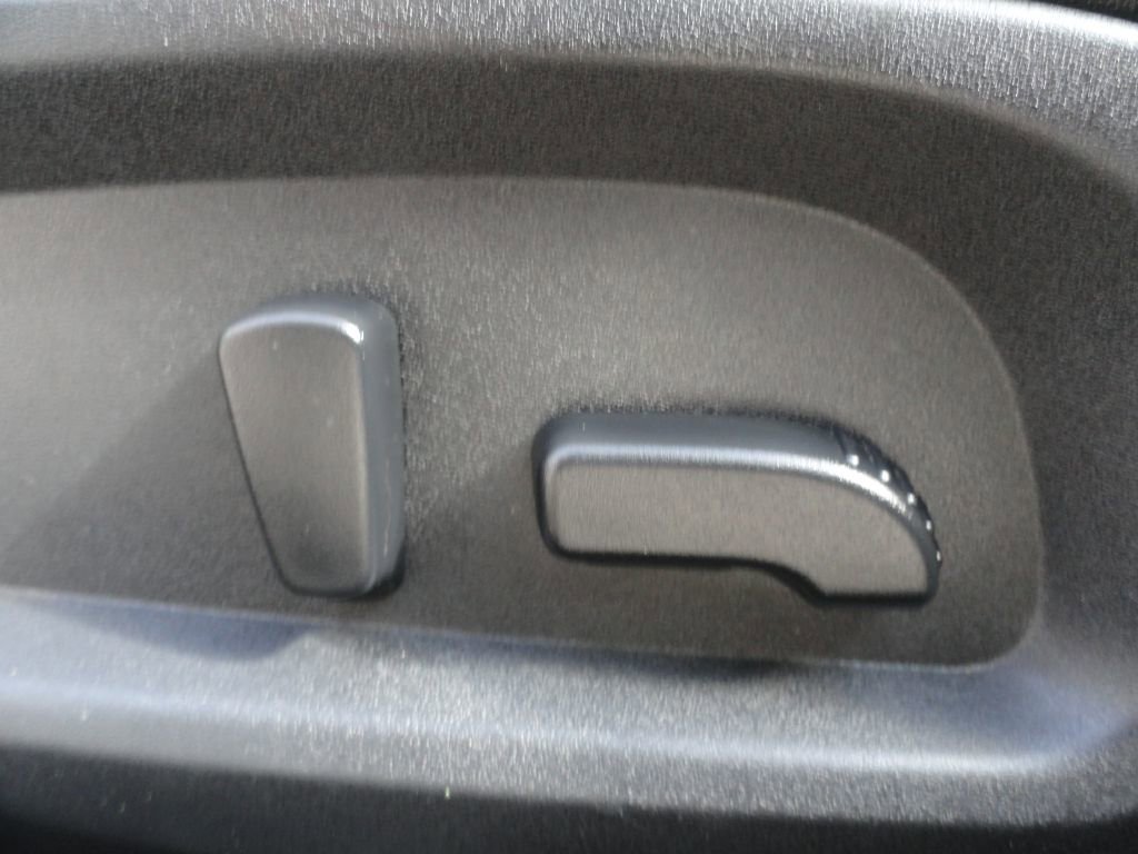 Used 2018 INFINITI Q60 LUXE w/ Sensory Package 2.0T Luxe image 29