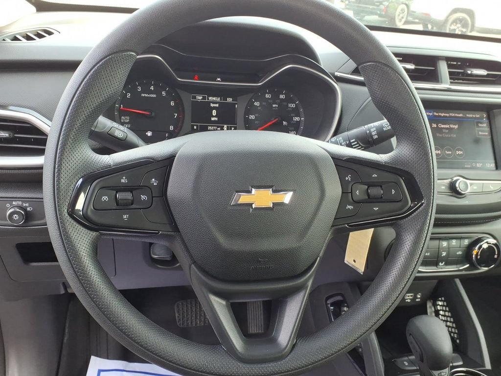 Used 2023 Chevrolet TrailBlazer LS FWD image 15