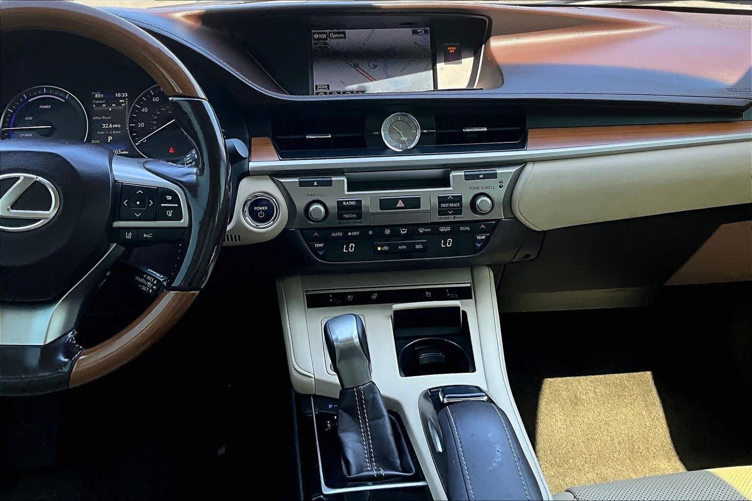 Used 2016 Lexus ES 300h w/ Navigation System Package FWD image 6