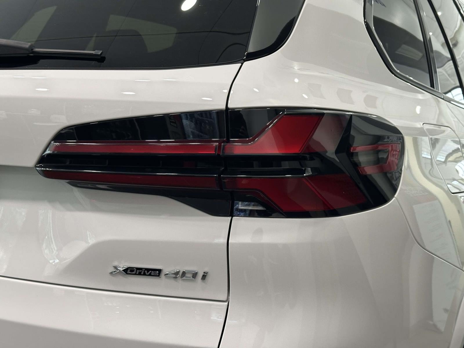 Used 2024 BMW X5 xDrive40i w/ M Sport Package AWD/4WD image 9
