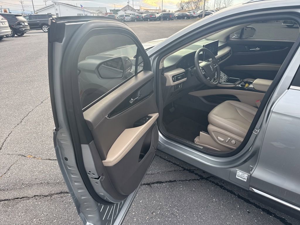 Certified 2023 Lincoln Nautilus AWD image 14