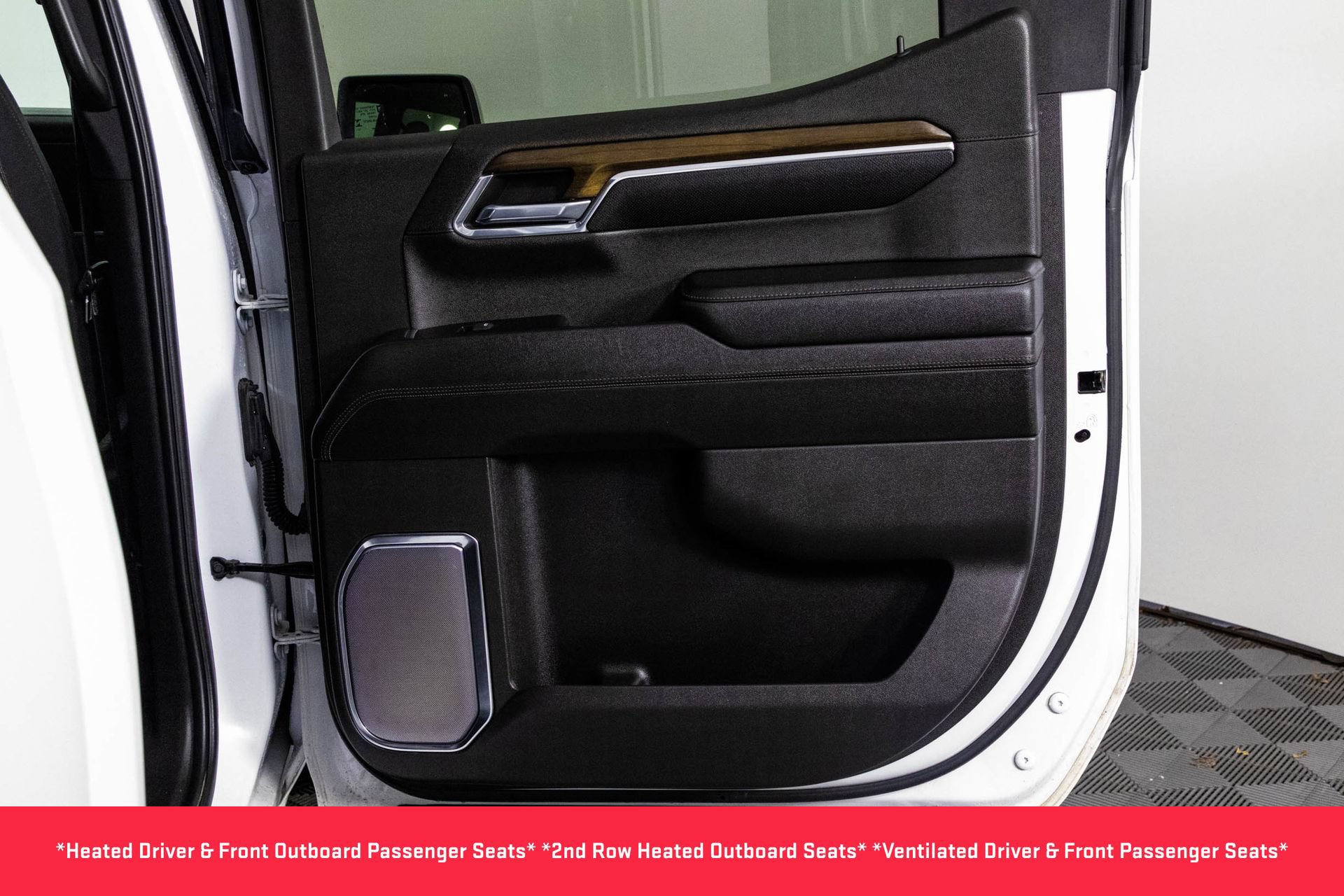 Used 2024 Chevrolet Silverado 1500 High Country w/ High Country Premium Package AWD/4WD image 42