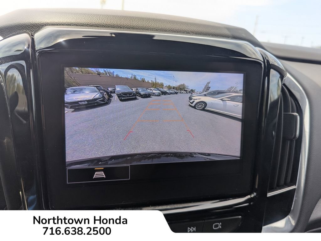 Used 2022 Chevrolet Traverse LT image 21