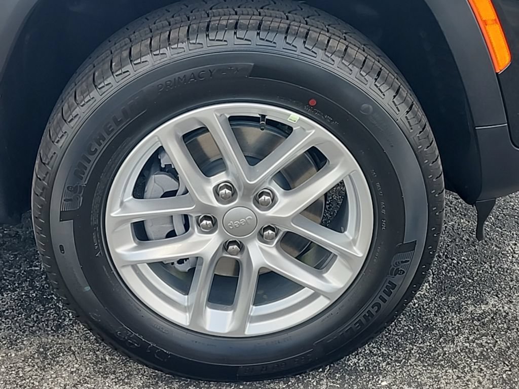 New 2026 Jeep Grand Cherokee Laredo X RWD image 32
