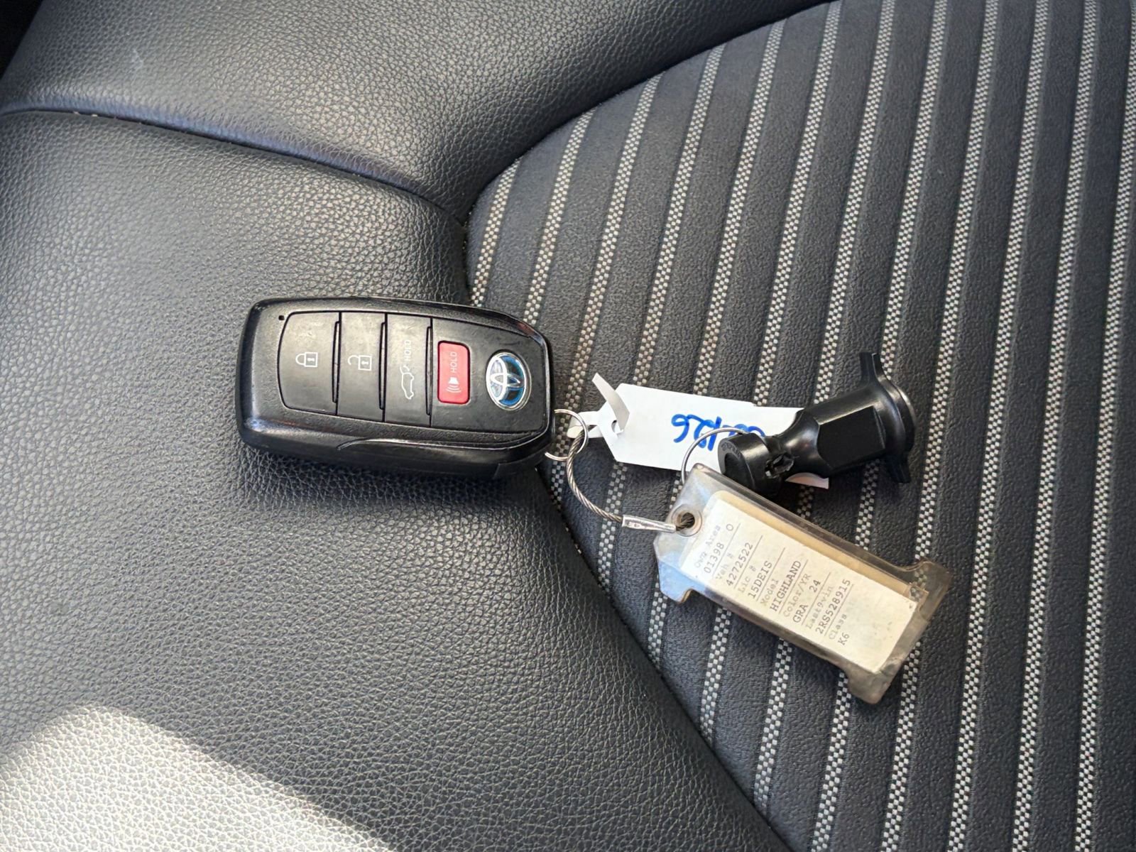 Used 2024 Toyota Highlander XSE image 21