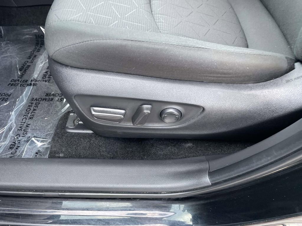 Used 2024 Toyota RAV4 AWD Hybrid image 29