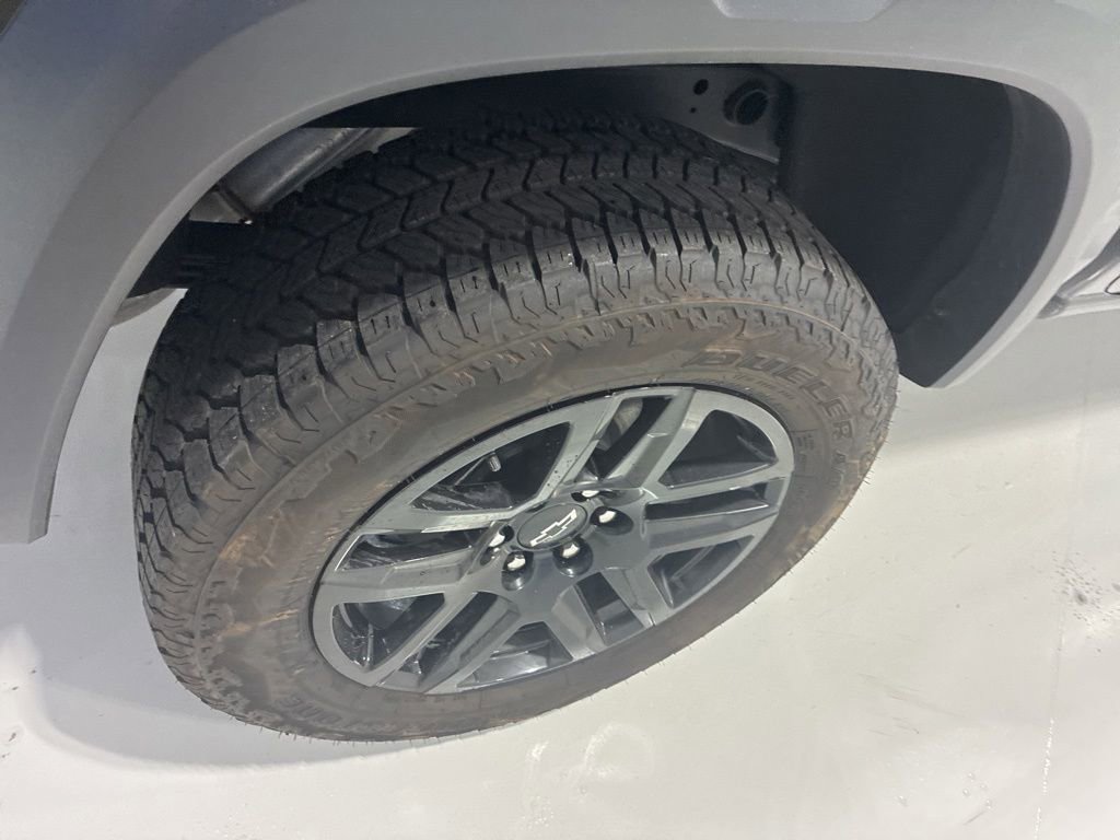 New 2025 Chevrolet Colorado Trail Boss w/ Midnight Edition AWD/4WD image 9