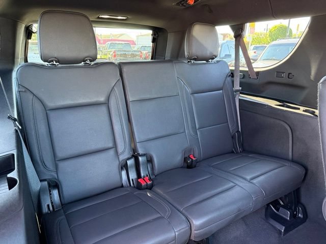 Used 2023 Chevrolet Suburban Z71 w/ Luxury Package AWD/4WD image 10