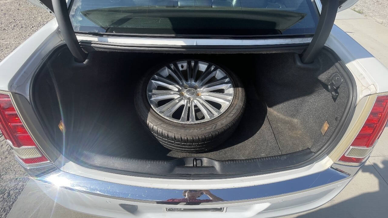 Used 2011 Chrysler 300 Limited RWD image 26
