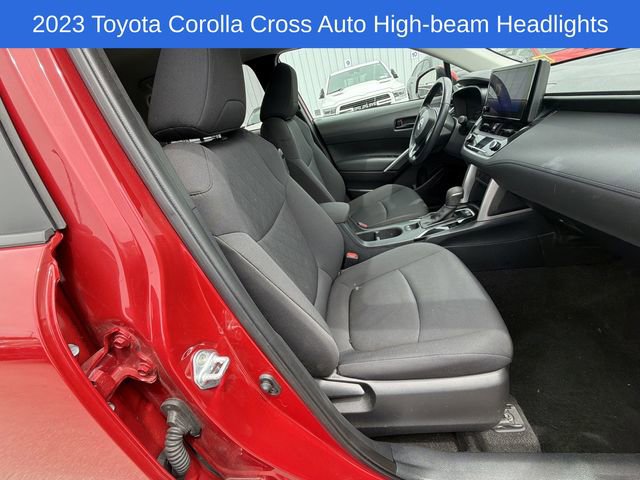 Used 2023 Toyota Corolla Cross LE AWD/4WD image 24