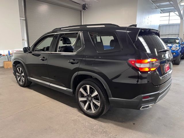 Used 2023 Honda Pilot Touring image 6