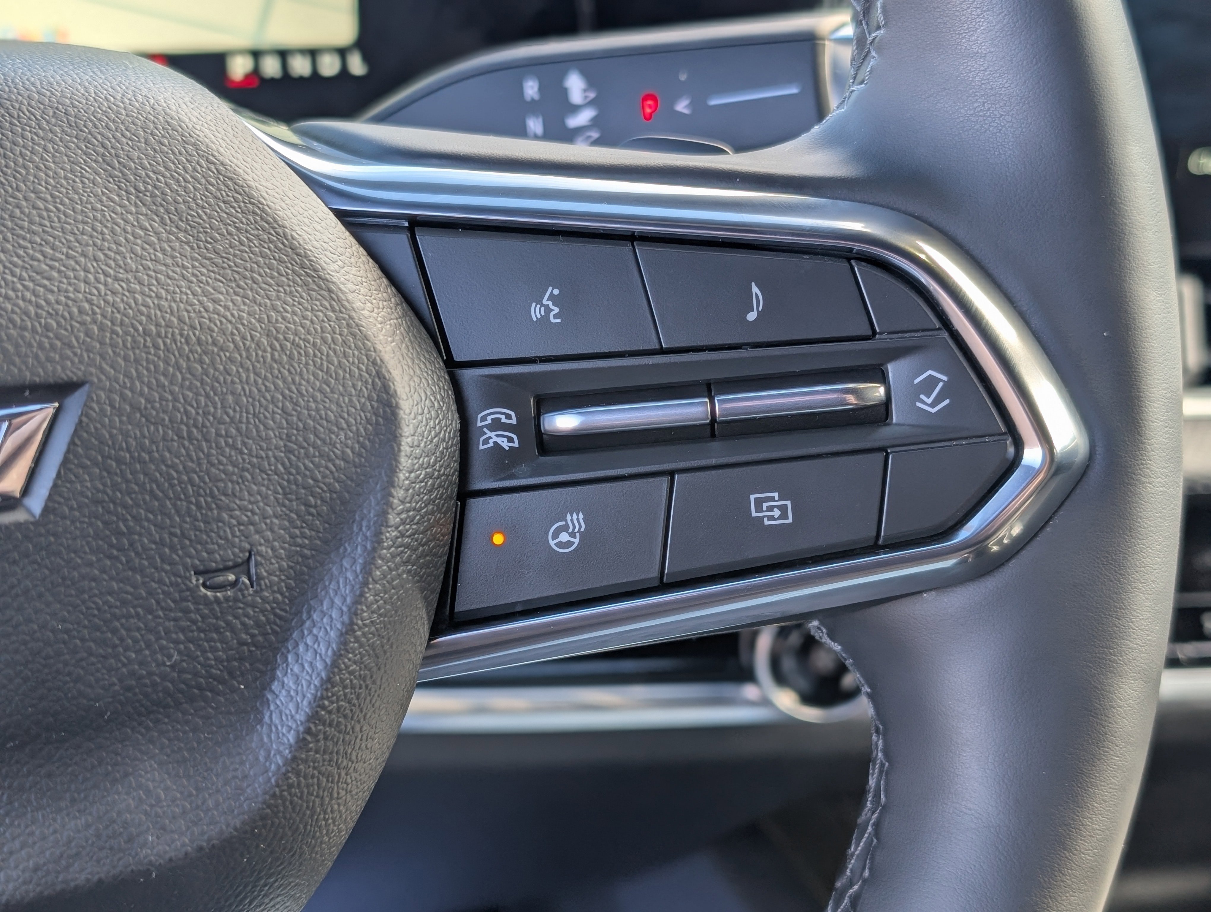 Used 2025 Chevrolet Equinox LT w/ Safety and Technology Package image 6