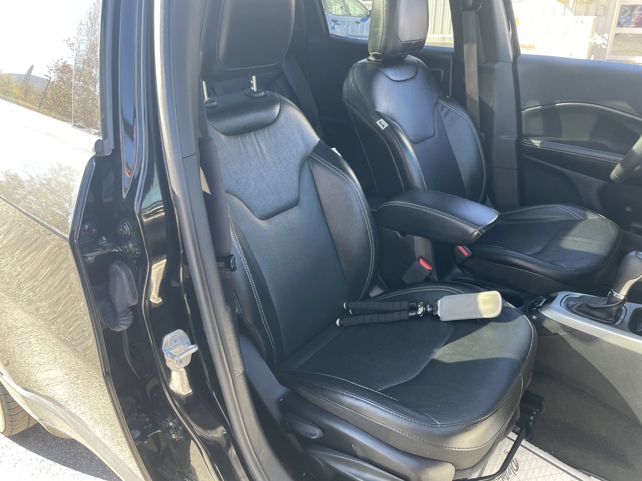 Used 2021 Jeep Compass Latitude w/ Sun and Sound Group AWD/4WD image 25