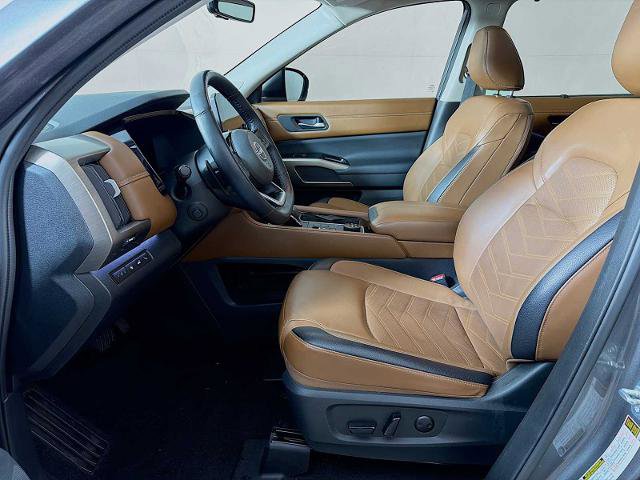 Certified 2024 Nissan Pathfinder Platinum AWD/4WD image 18