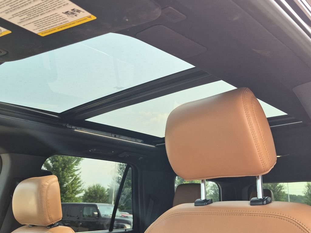 Certified 2023 Ford Expedition Platinum AWD/4WD image 17