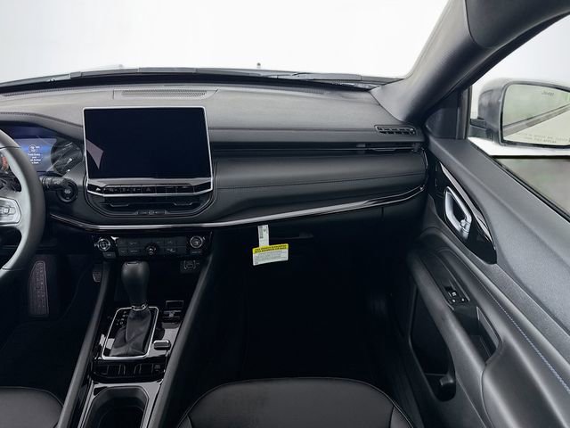 New 2026 Jeep Compass Latitude image 23