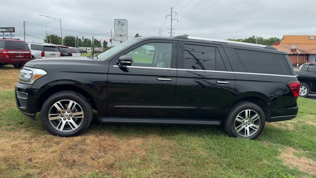 Used 2024 Ford Expedition Max Limited AWD/4WD image 3