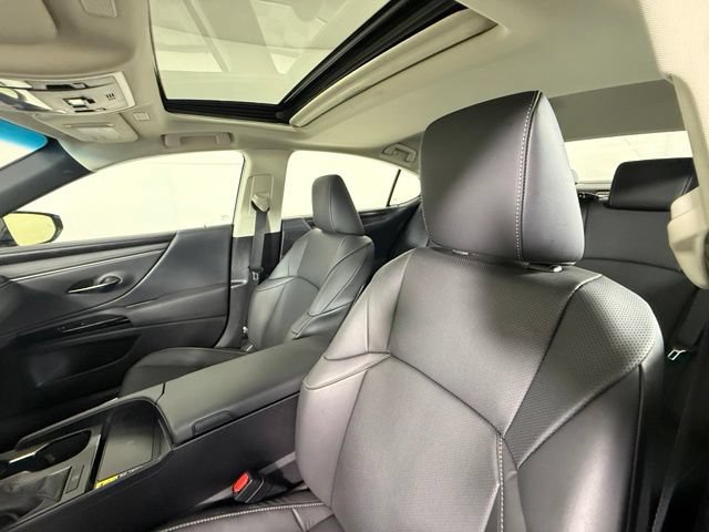 Used 2025 Lexus ES 350 w/ Premium Package FWD image 17