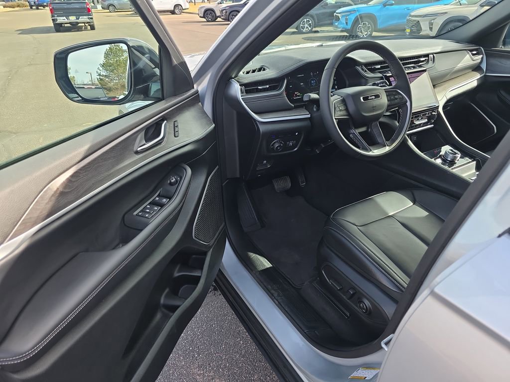 Used 2025 Jeep Grand Cherokee Limited 4xe w/ Trailer Tow Package image 39